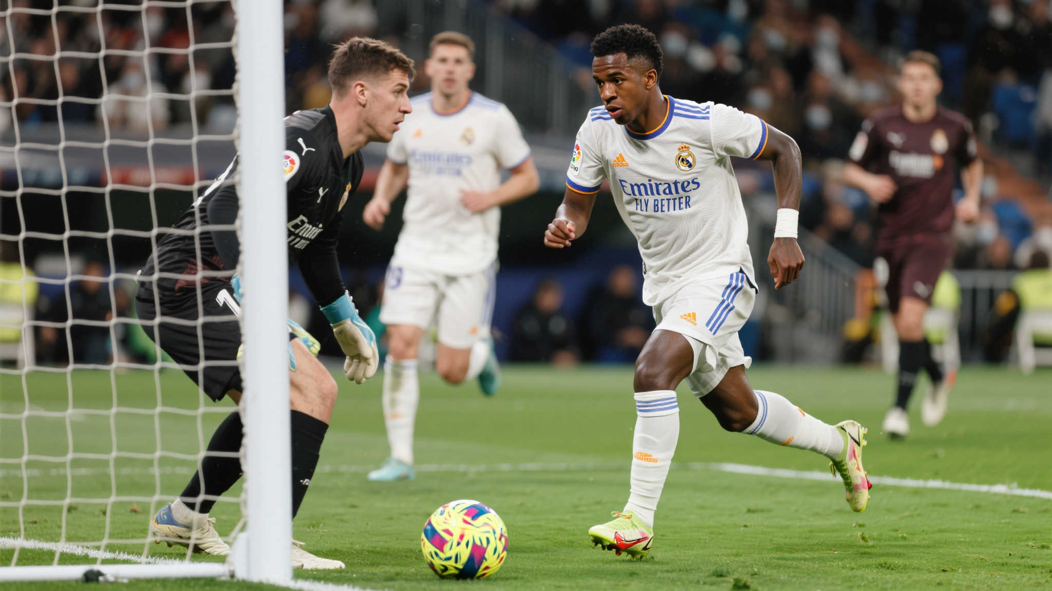 再者，从具体个人发挥角度看，目前皇家队内某些核心攻